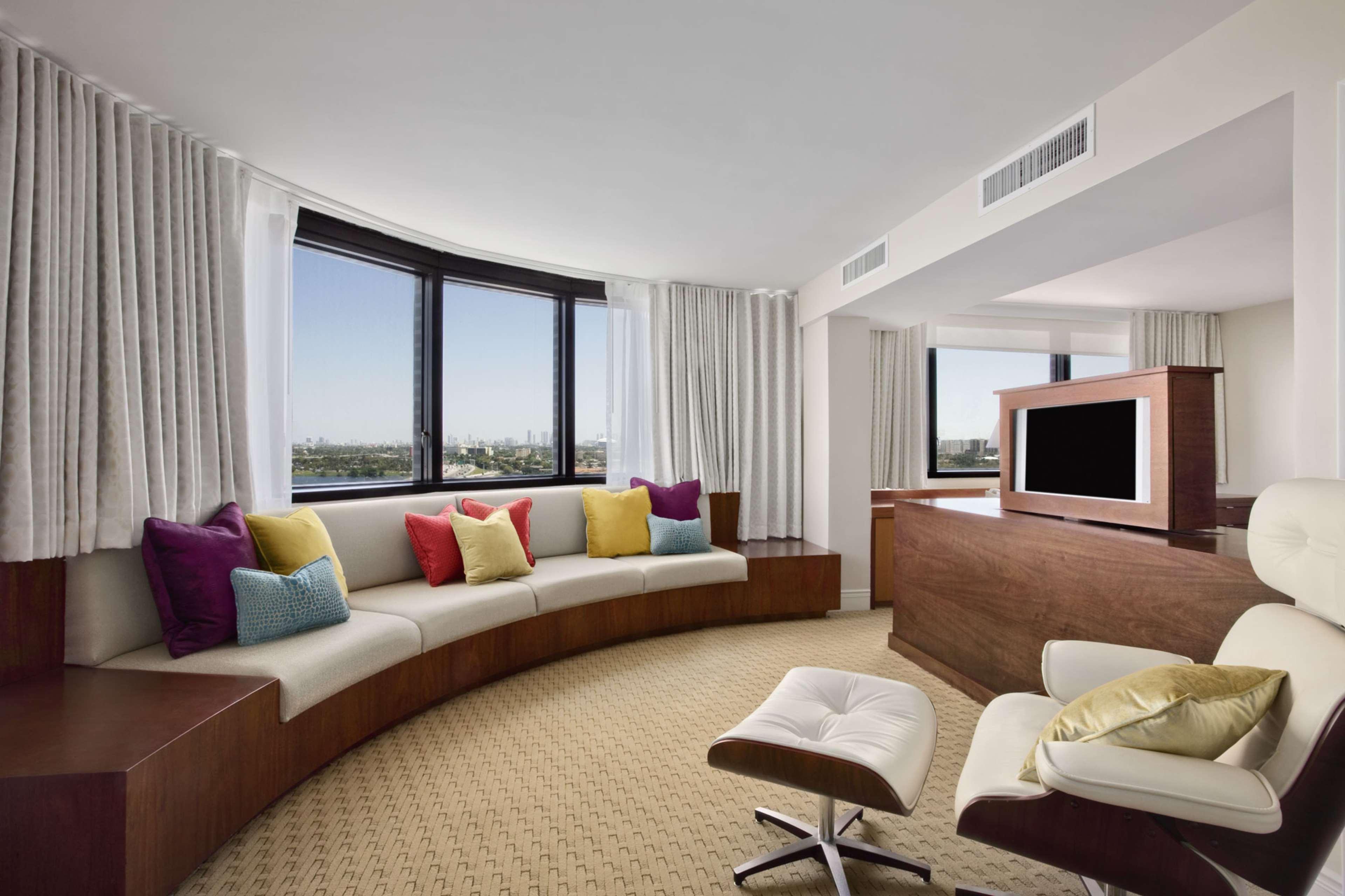 ฮิลตัน ไมอามี แอร์พอร์ต บลู ลากูน Hotel ภายนอก รูปภาพ