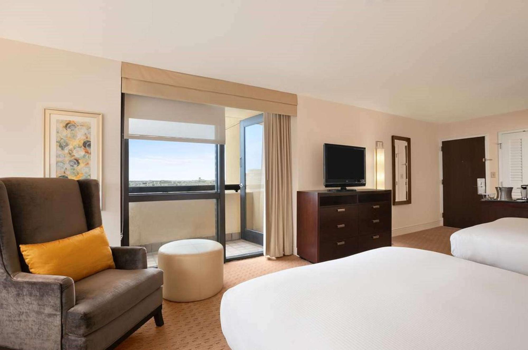 ฮิลตัน ไมอามี แอร์พอร์ต บลู ลากูน Hotel ภายนอก รูปภาพ