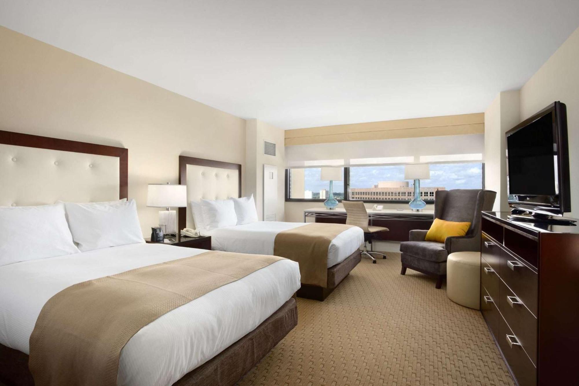 ฮิลตัน ไมอามี แอร์พอร์ต บลู ลากูน Hotel ภายนอก รูปภาพ
