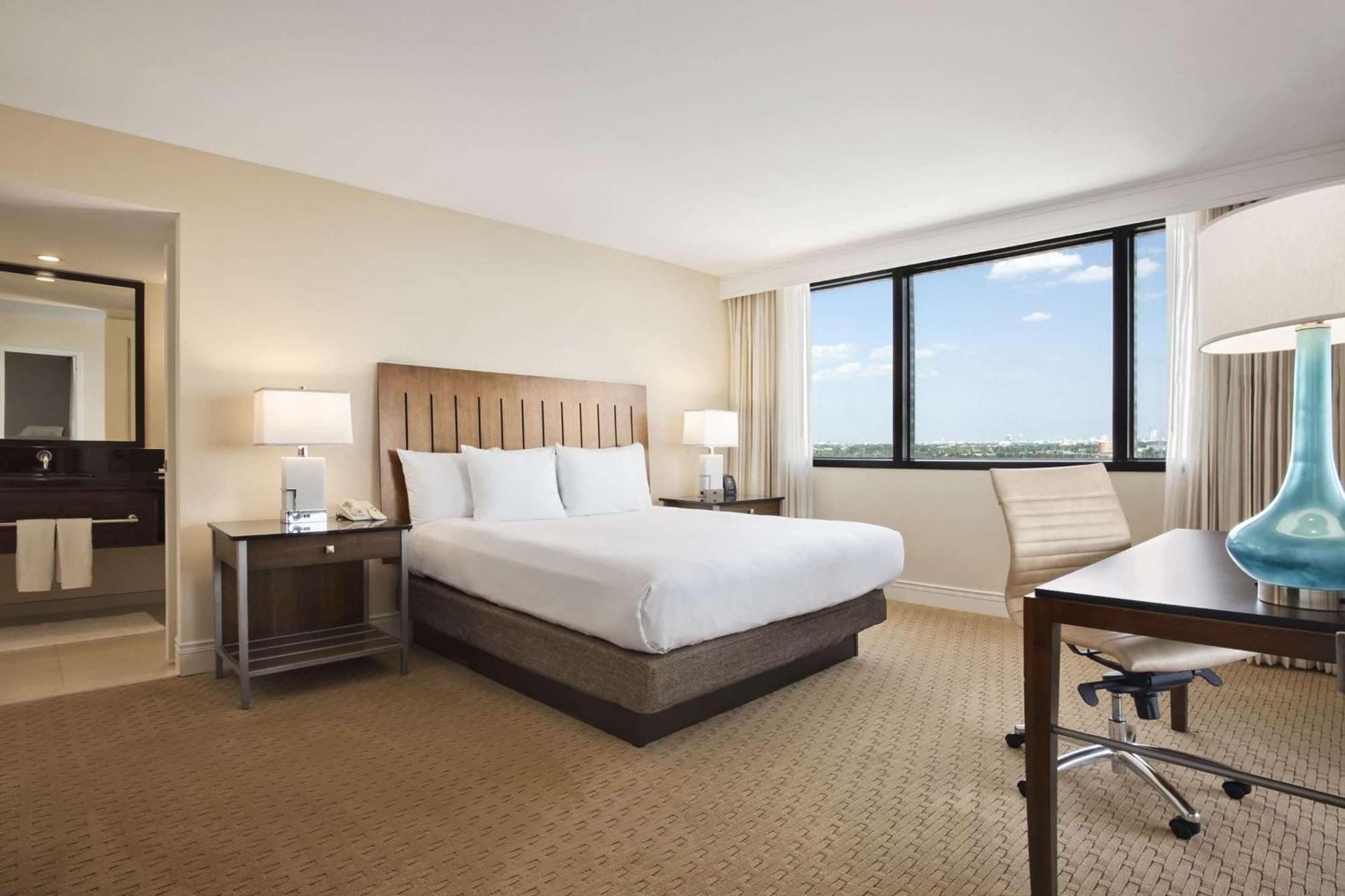 ฮิลตัน ไมอามี แอร์พอร์ต บลู ลากูน Hotel ภายนอก รูปภาพ